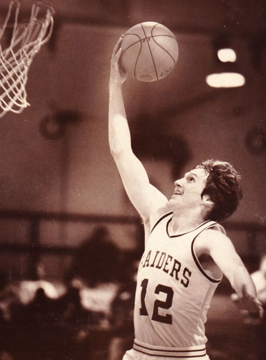 Tom Worstell basketball).jpg